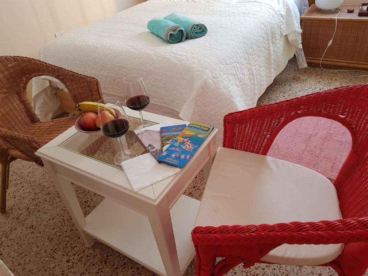 The Poppies Guest House - 100M Ocean - Private Spaces קנדלריה מראה חיצוני תמונה