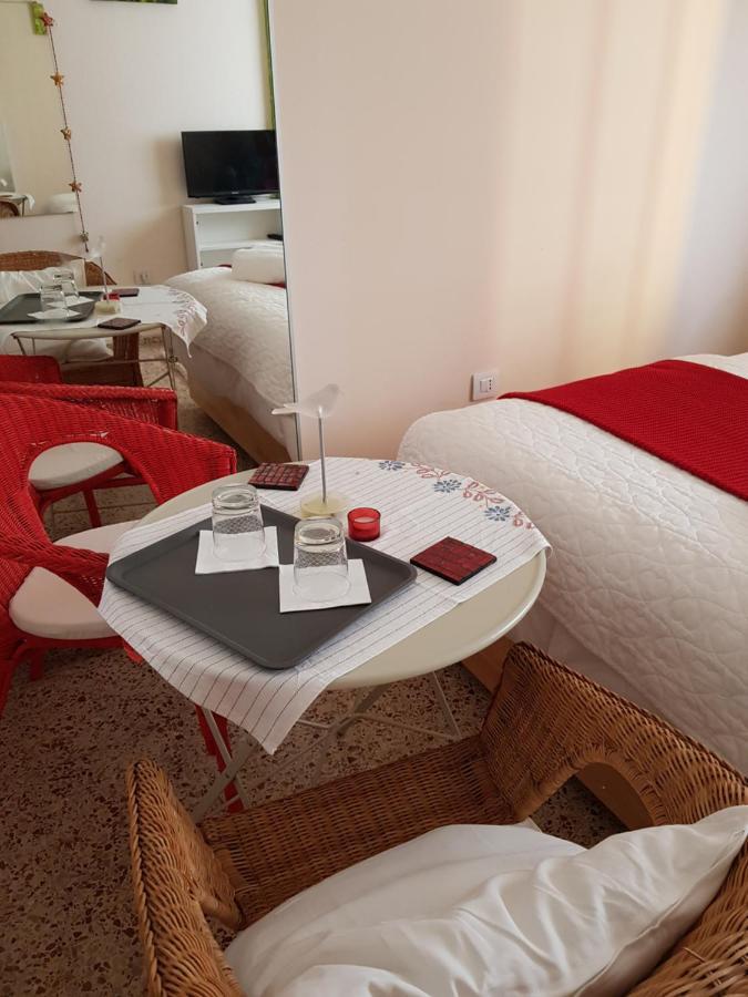 The Poppies Guest House - 100M Ocean - Private Spaces קנדלריה מראה חיצוני תמונה
